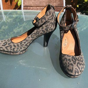 Sofft Grey Animal Print Heels with Ankle Strap
